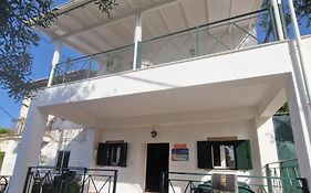Villa Korakades
